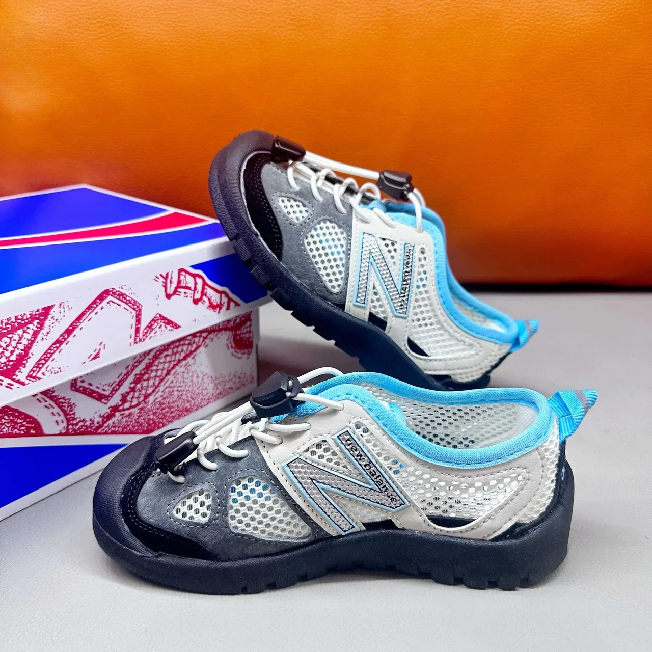 New Balance Zapatillas con upper de malla rosa morada, sin cordones, cierre toggle 13