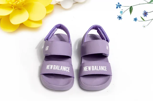 New Balance পিঙ্ক দুই স্ট্র্যাপ ভেলক্রো বন্ধনী কাজুয়াল স্যান্ডেল 10