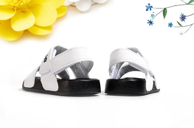 New Balance পিঙ্ক দুই স্ট্র্যাপ ভেলক্রো বন্ধনী কাজুয়াল স্যান্ডেল 13