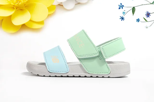 New Balance পিঙ্ক দুই স্ট্র্যাপ ভেলক্রো বন্ধনী কাজুয়াল স্যান্ডেল 16