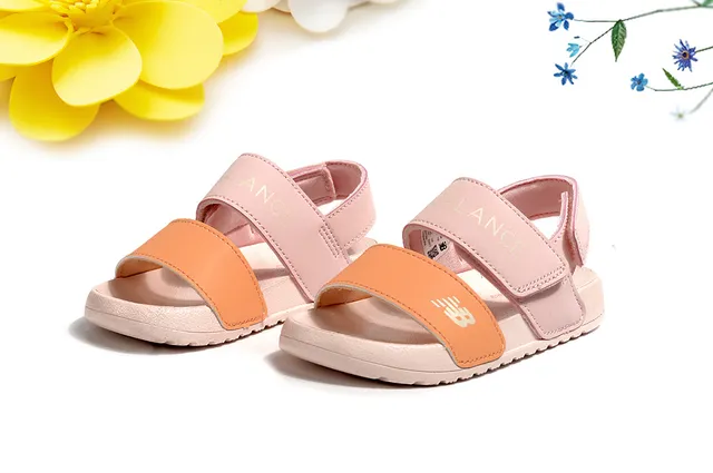 New Balance পিঙ্ক দুই স্ট্র্যাপ ভেলক্রো বন্ধনী কাজুয়াল স্যান্ডেল 24