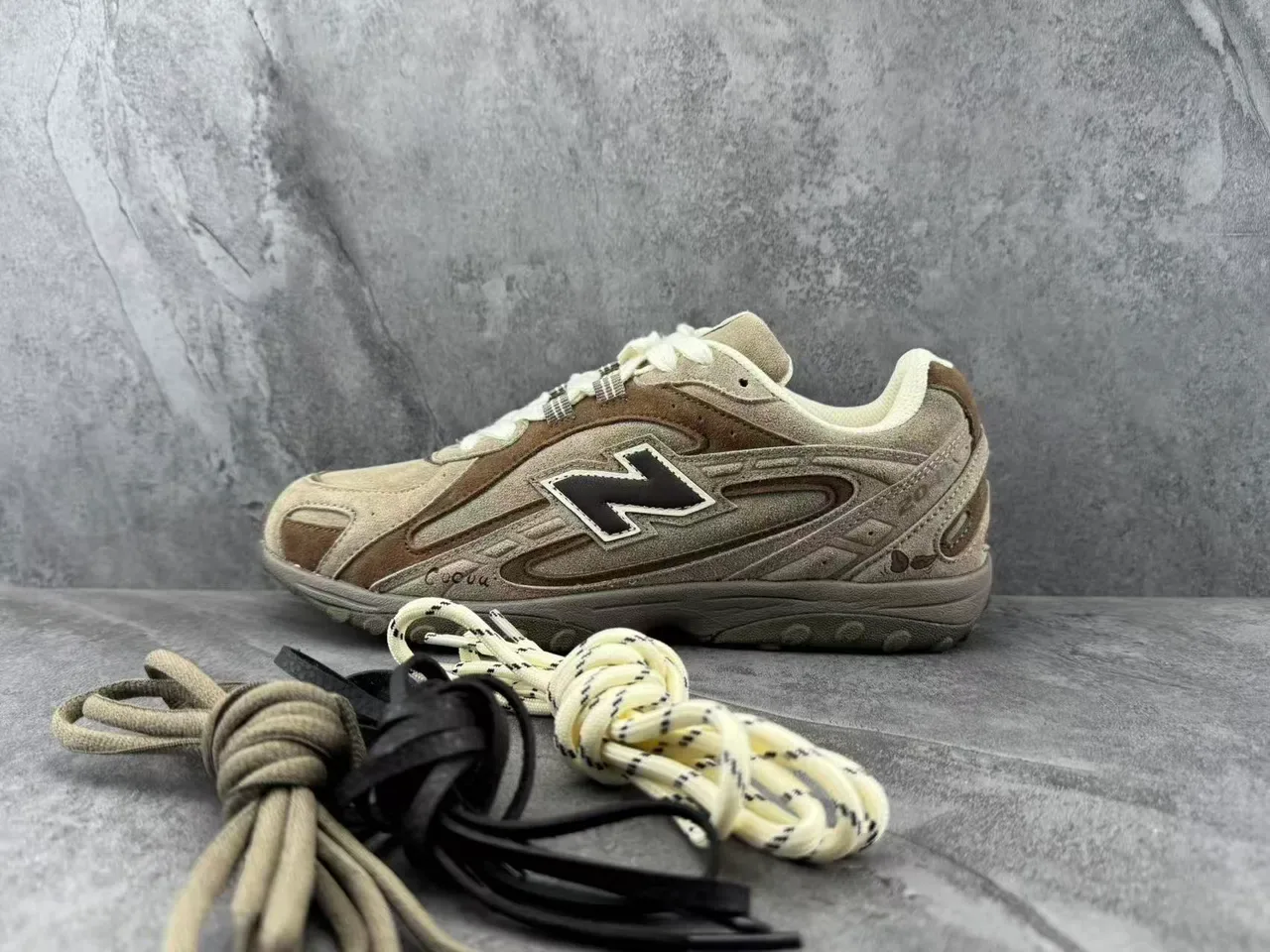 New Balance Retro Runner Tênis Lifestyle Bege Marrom Cacau 2