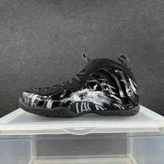 Nike Air Foamposite أسود أبيض جرافيكي نمط حياة حذاء رياضي