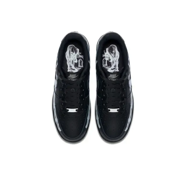 Nike Air Force 1 Sneakers lifestyle noirs avec graphique squelettique 3