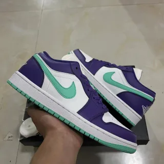 Nike Air Jordan 1 Low بنفسجي وأخضر مينت لايف ستايل سنيكرز