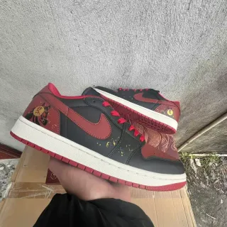 نايك Air Jordan 1 Low أحذية رياضية أسلوب حياة رسوم أحمر أسود أبيض ذهبي