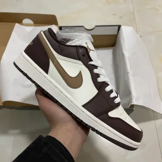 Nike Air Jordan 1 Low أبيض بني تون لايف ستايل سنيكرز