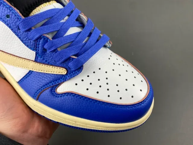 Nike Air Jordan 1 Travis Scott Collaboration Tênis Lifestyle Azul Branco Creme 2