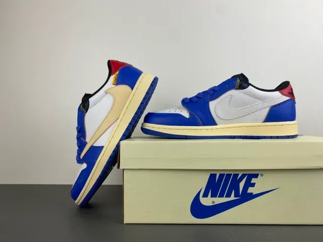 Nike Air Jordan 1 Travis Scott Collaboration Tênis Lifestyle Azul Branco Creme 15