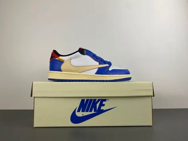 Nike Air Jordan 1 Travis Scott Collaboration Tênis Lifestyle Azul Branco Creme 16