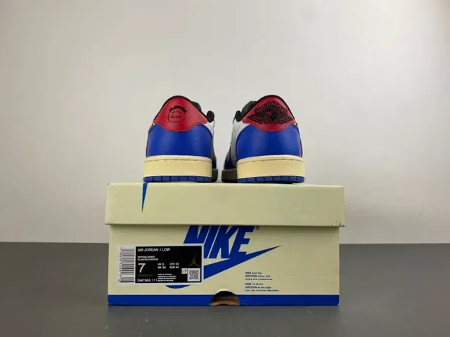 Nike Air Jordan 1 Travis Scott Collaboration Tênis Lifestyle Azul Branco Creme 18