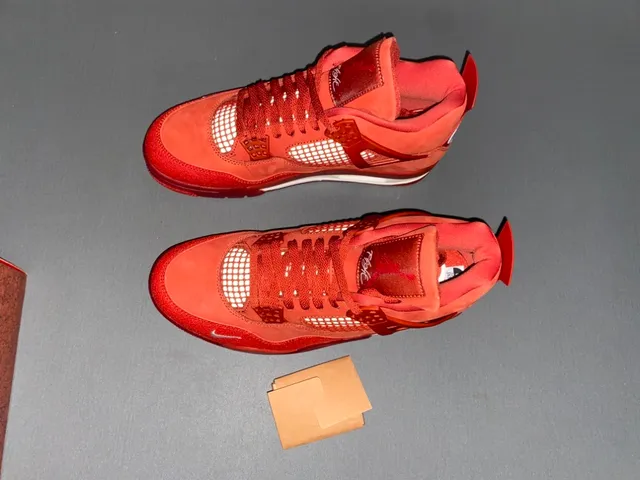 Nike Air Jordan 4 Zapatos de baloncesto rojos monocromáticos 9