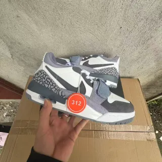 Nike Air Jordan Legacy 312 أبيض رمادي طباعة الفيل لايف ستايل سنيكرز