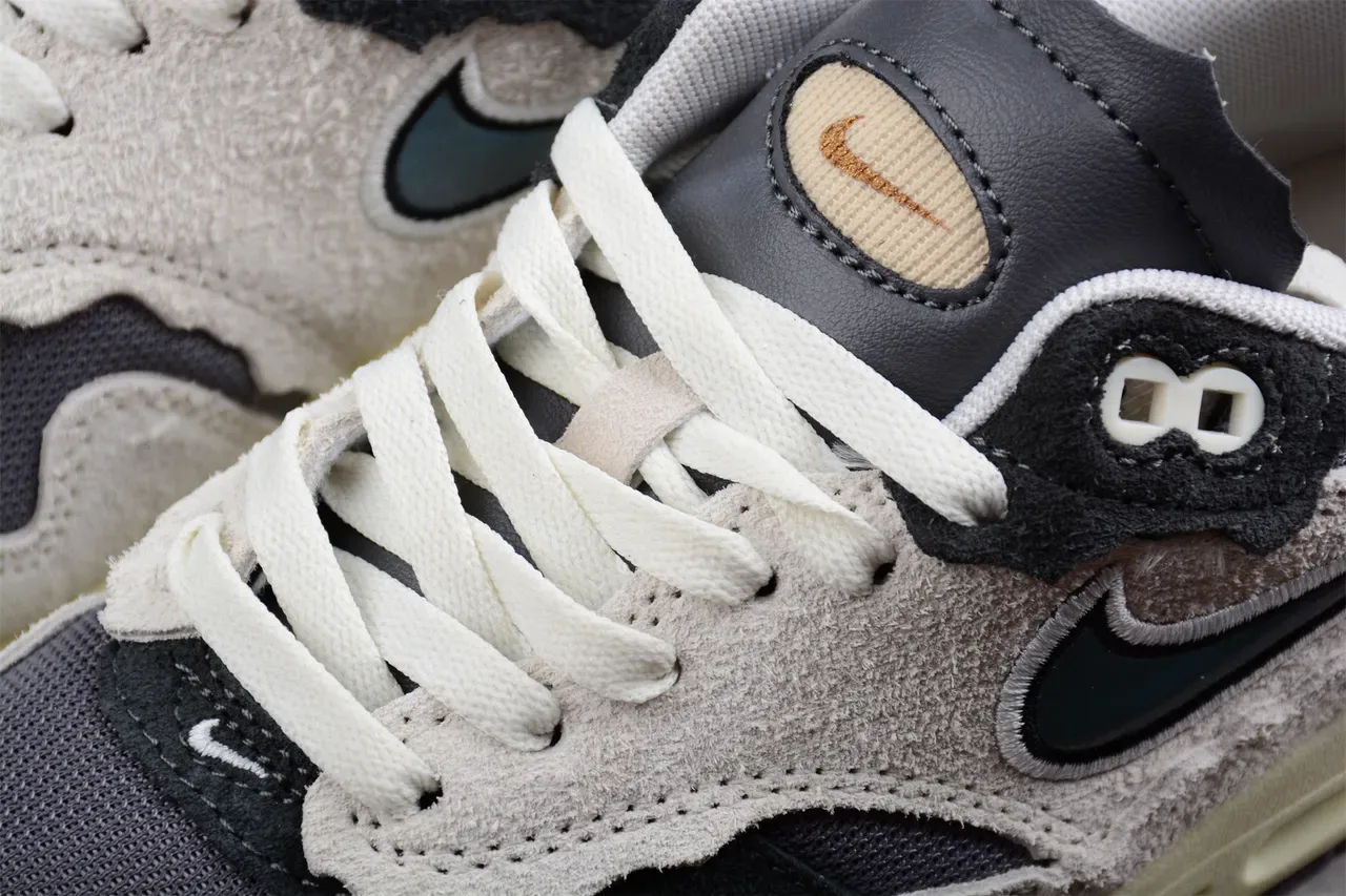 Nike Air Max 1 Off-White e Cinza Tênis Lifestyle 8