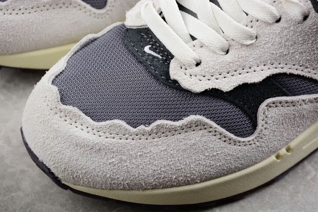 Nike Air Max 1 Off-White e Cinza Tênis Lifestyle 9