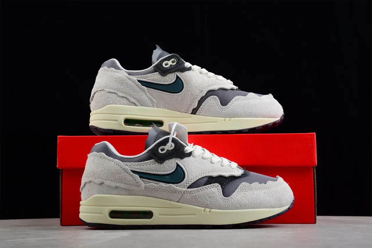 Nike Air Max 1 Off-White e Cinza Tênis Lifestyle 16
