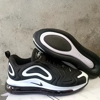 Nike Air Max 720 Noir et Blanc Chaussures Lifestyle