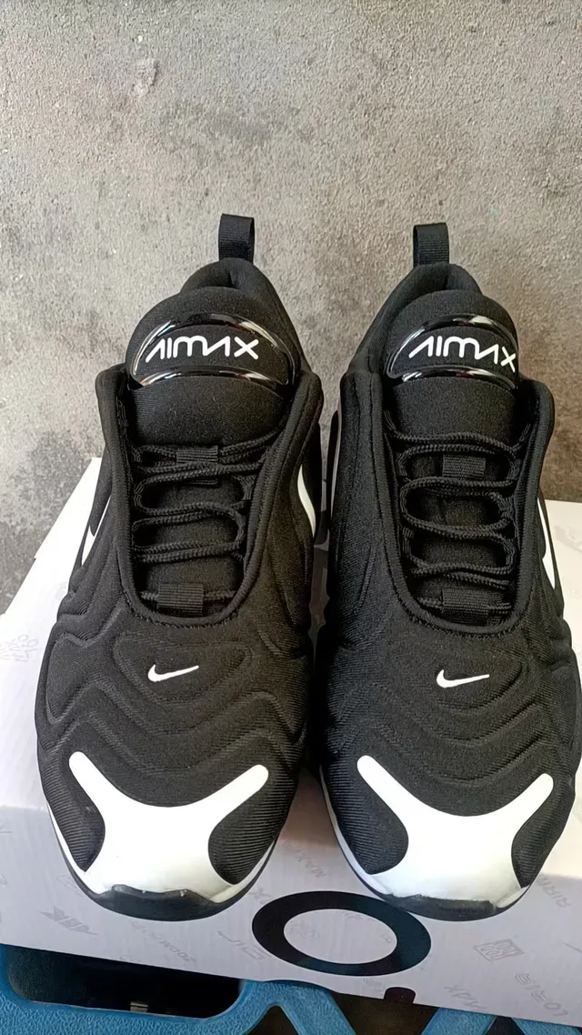 Nike Air Max 720 Noir et Blanc Chaussures Lifestyle 2