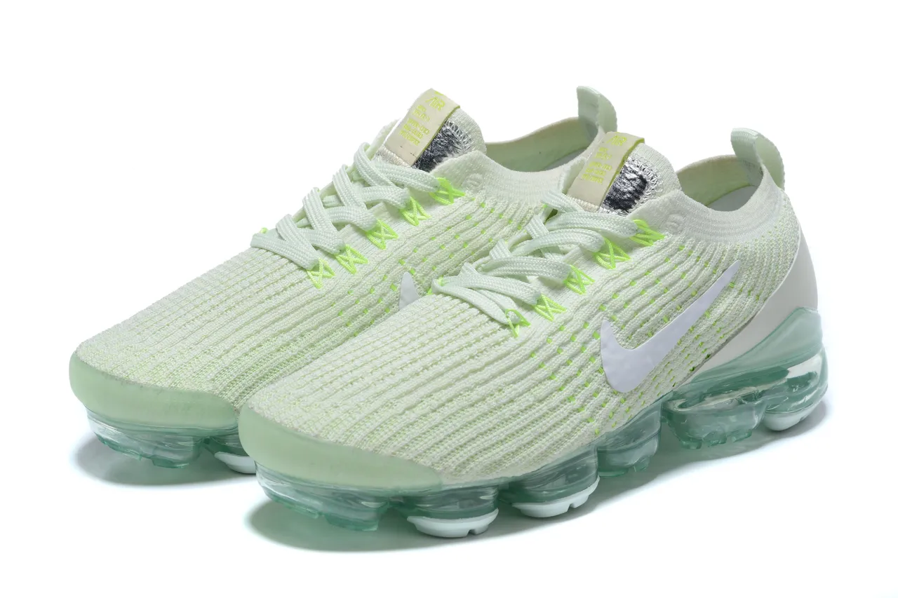 Nike Air VaporMax সাদা এবং নিওন গ্রিন রানিং শু 3