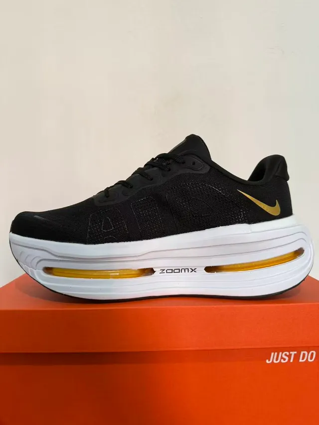 Nike Air Zoom Negro y Oro Knit Upper Perforado Swoosh Zapatos de running 5