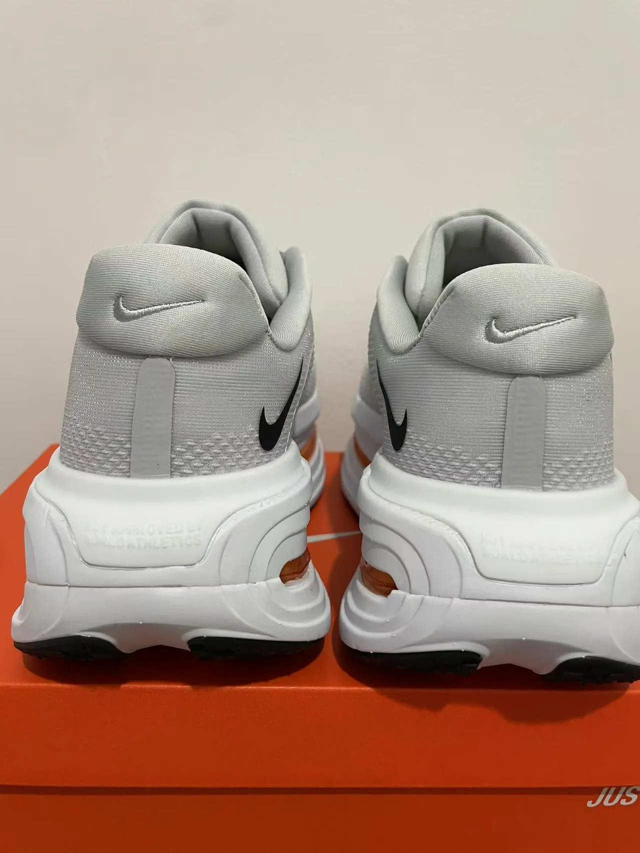 Nike Air Zoom Pegasus Cinza Laranja Malha Engenhada Parte Superior Unidade Visível de Comprimento Total Tênis de Corrida 3