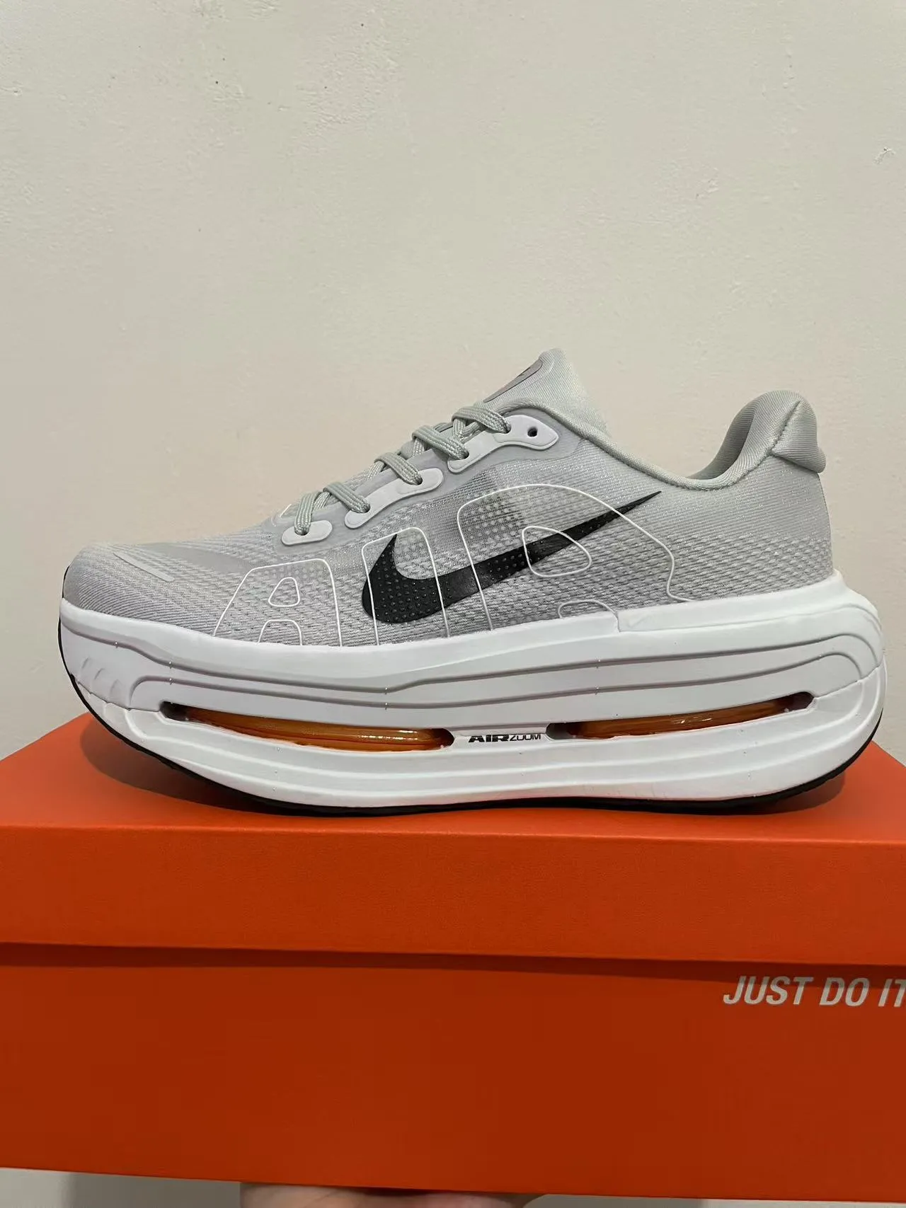 Nike Air Zoom Pegasus Cinza Laranja Malha Engenhada Parte Superior Unidade Visível de Comprimento Total Tênis de Corrida 5