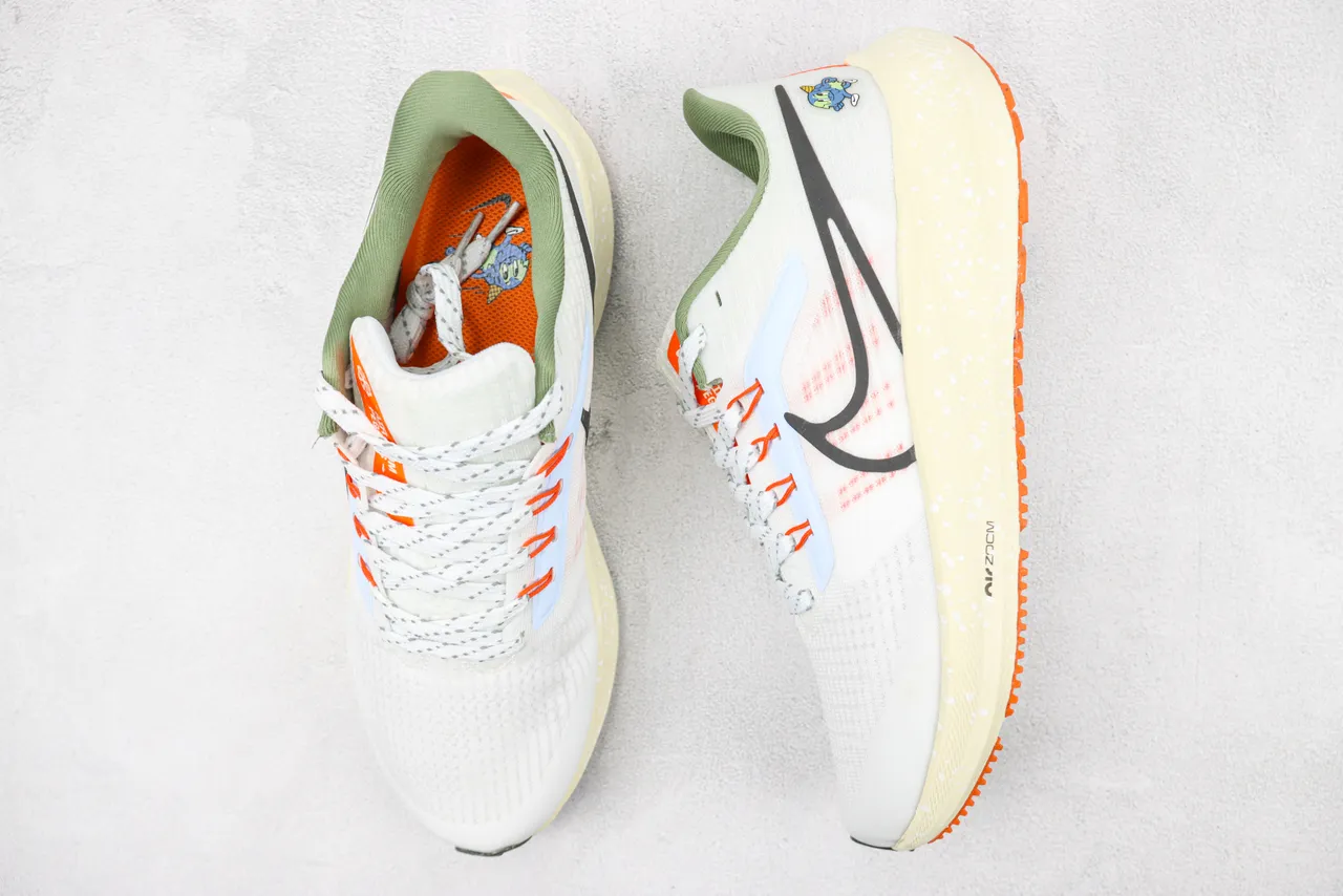 Nike Air Zoom Pegasus أبيض برتقالي علوة شبكية مصممة رغوة متفرقة وسط أحذية جري 3