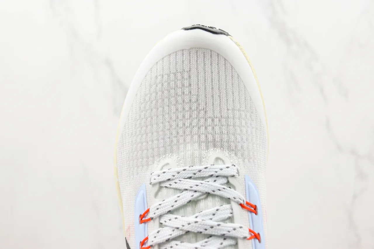 Nike Air Zoom Pegasus أبيض برتقالي علوة شبكية مصممة رغوة متفرقة وسط أحذية جري 6