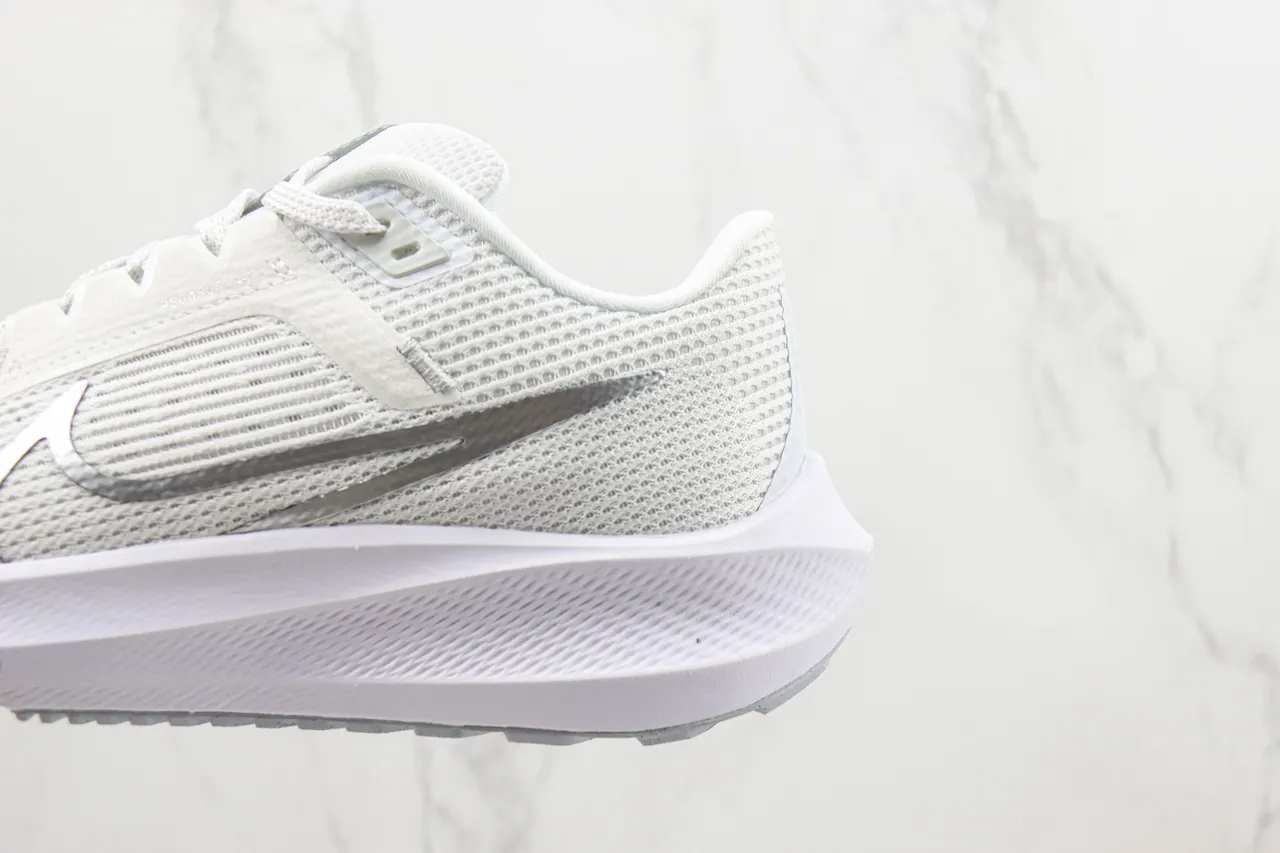 Nike Air Zoom Pegasus White Silver Breathable Engineered Mesh Upper Metallic Swoosh Overlay Running Shoes 7