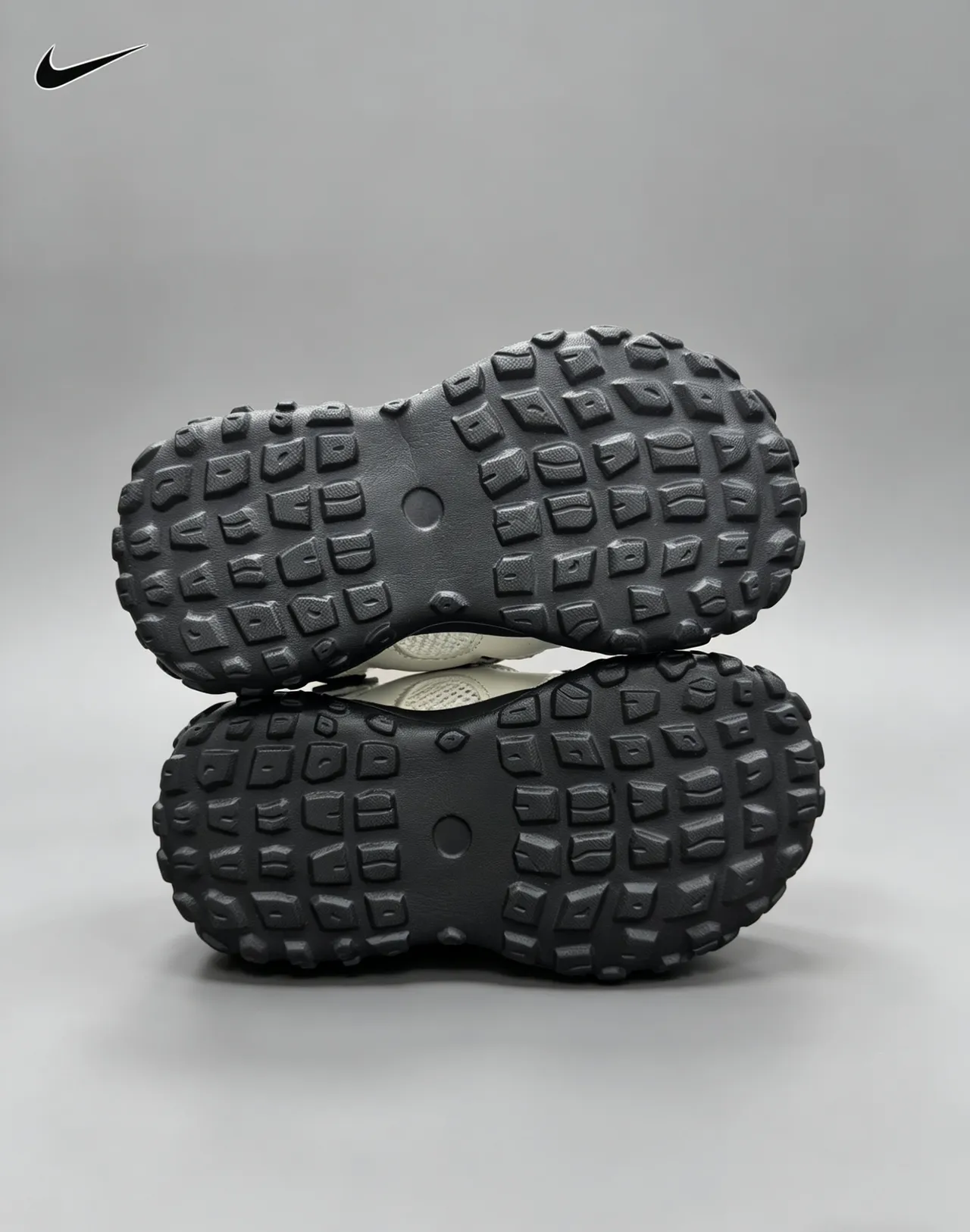 Nike Beige Black Chunky Sole Multi-Strap Casual Sandals 18