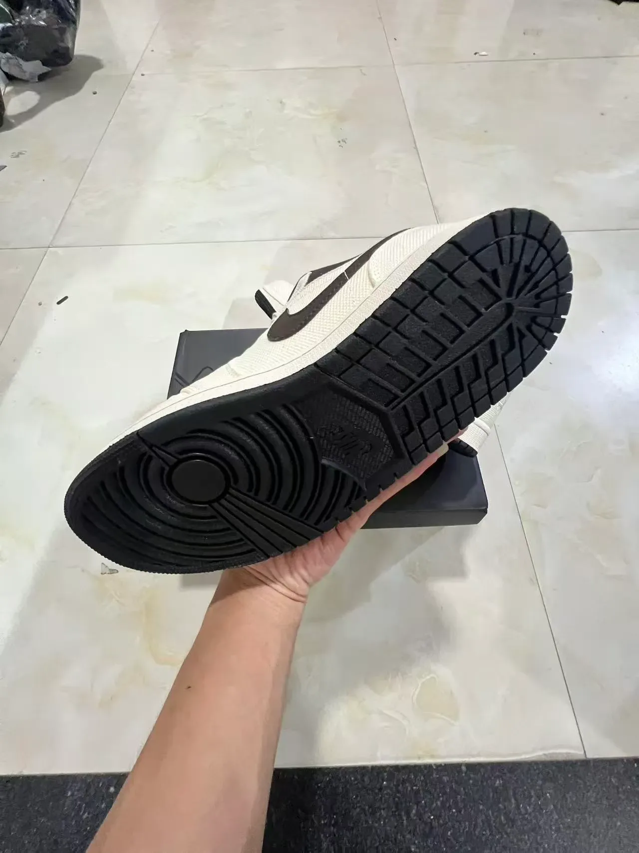 Nike Beige Black Low-Top Textile Upper Lifestyle Sneakers 6