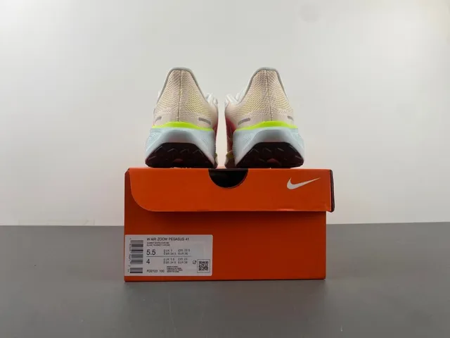 Nike Bege Vermelho Parte Superior Tricot Ingeniéril Unidade Air Zoom Visível Comprimento Total Tênis de Corrida 15