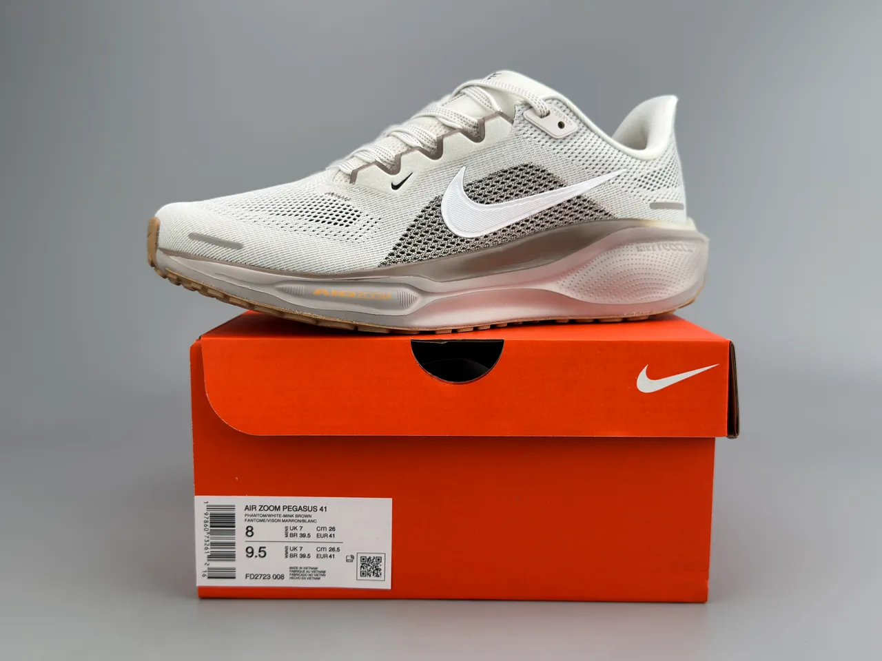 Nike Beige White Engineered Mesh Upper ReactX Midsole Running Shoes 4