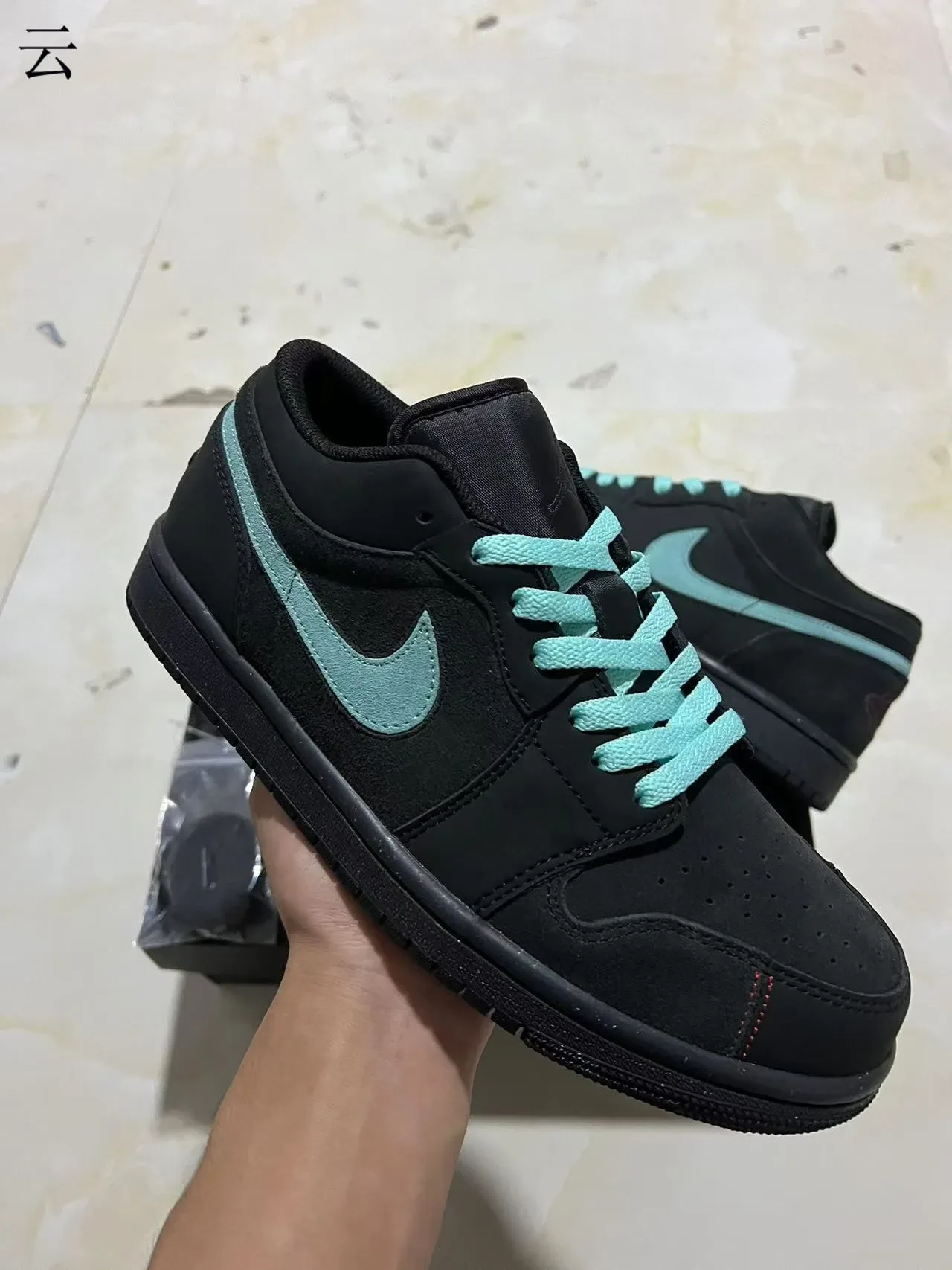 Nike Black Blue Low-Top Suede Upper Lifestyle Sneakers 2