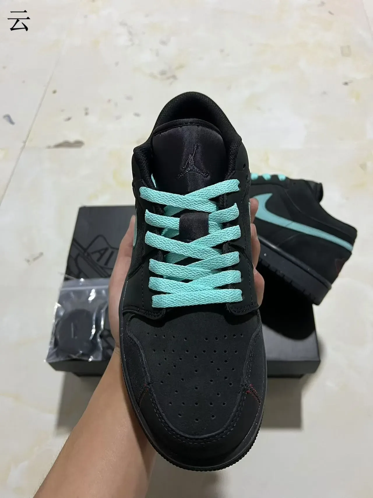 Nike Black Blue Low-Top Suede Upper Lifestyle Sneakers 3