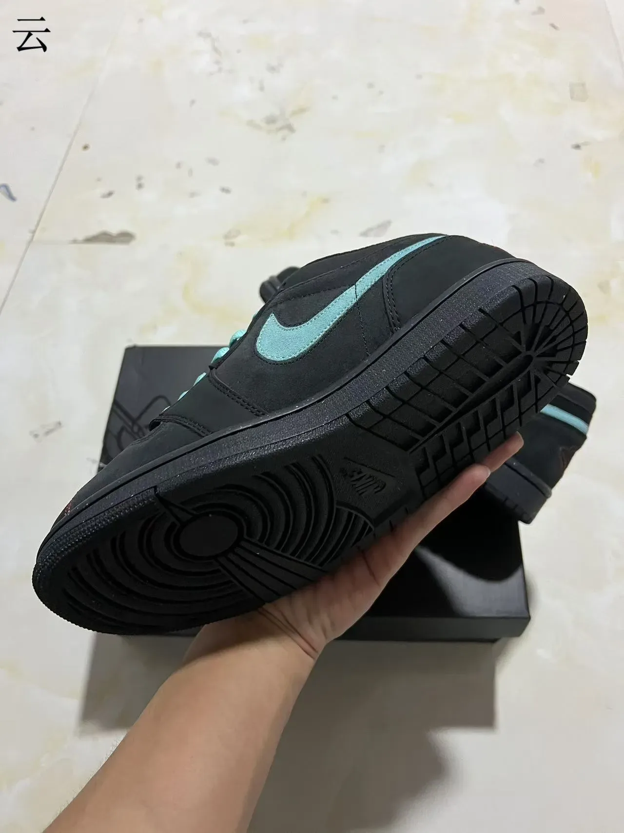 Nike Black Blue Low-Top Suede Upper Lifestyle Sneakers 6
