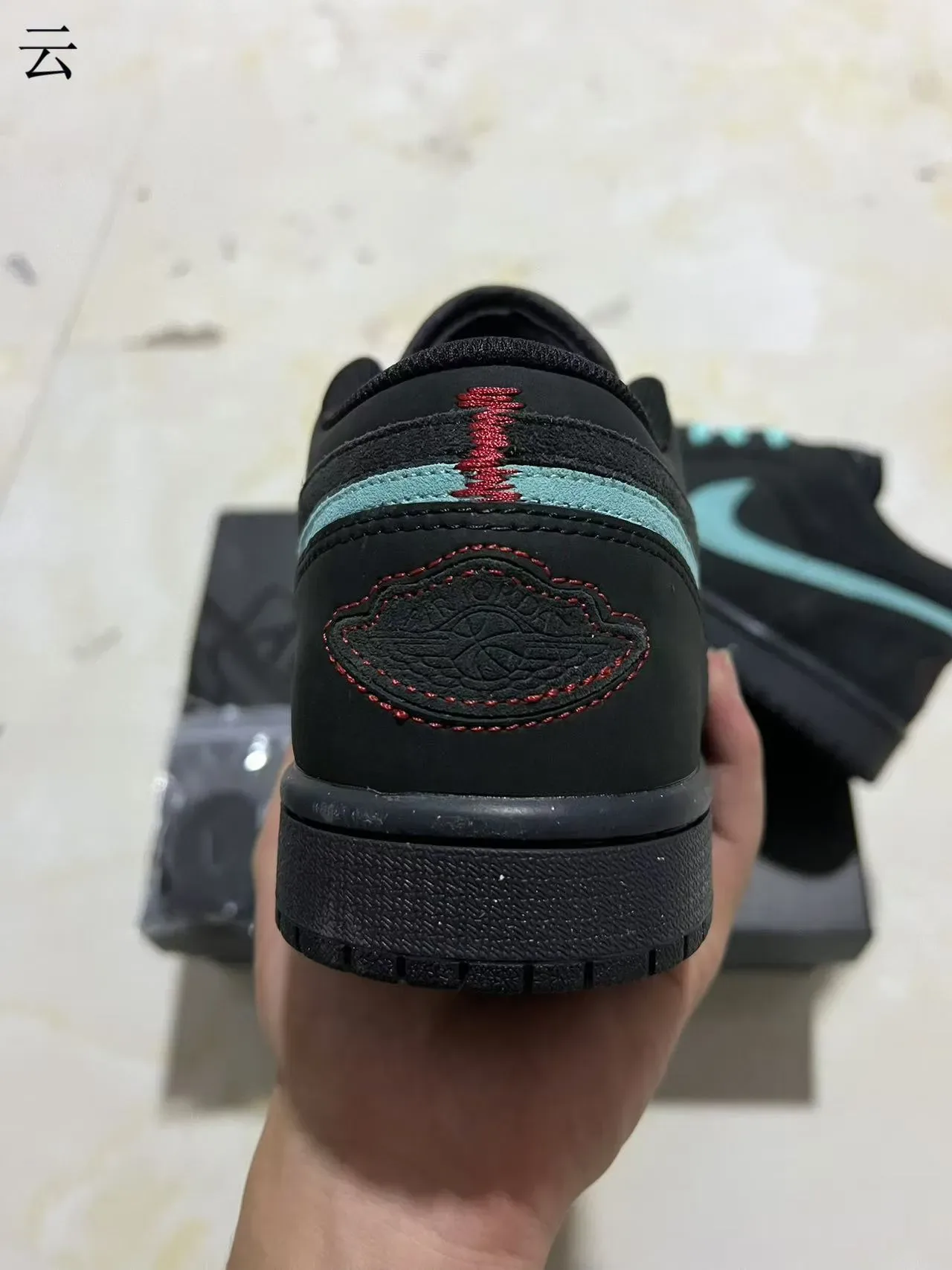 Nike Black Blue Low-Top Suede Upper Lifestyle Sneakers 8