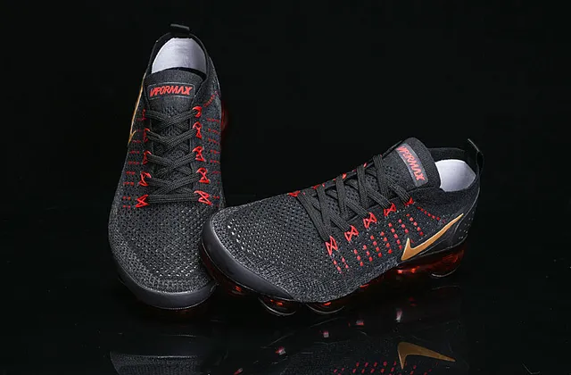 Nike Black Red Flyknit Upper Visible Air Cushioning Running Shoes 11