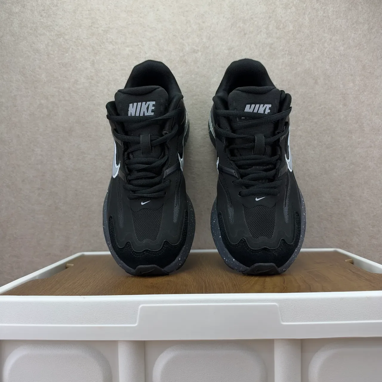Nike Black Silver Mesh And Synthetic Upper Embroidered Swoosh Lifestyle Sneakers 4