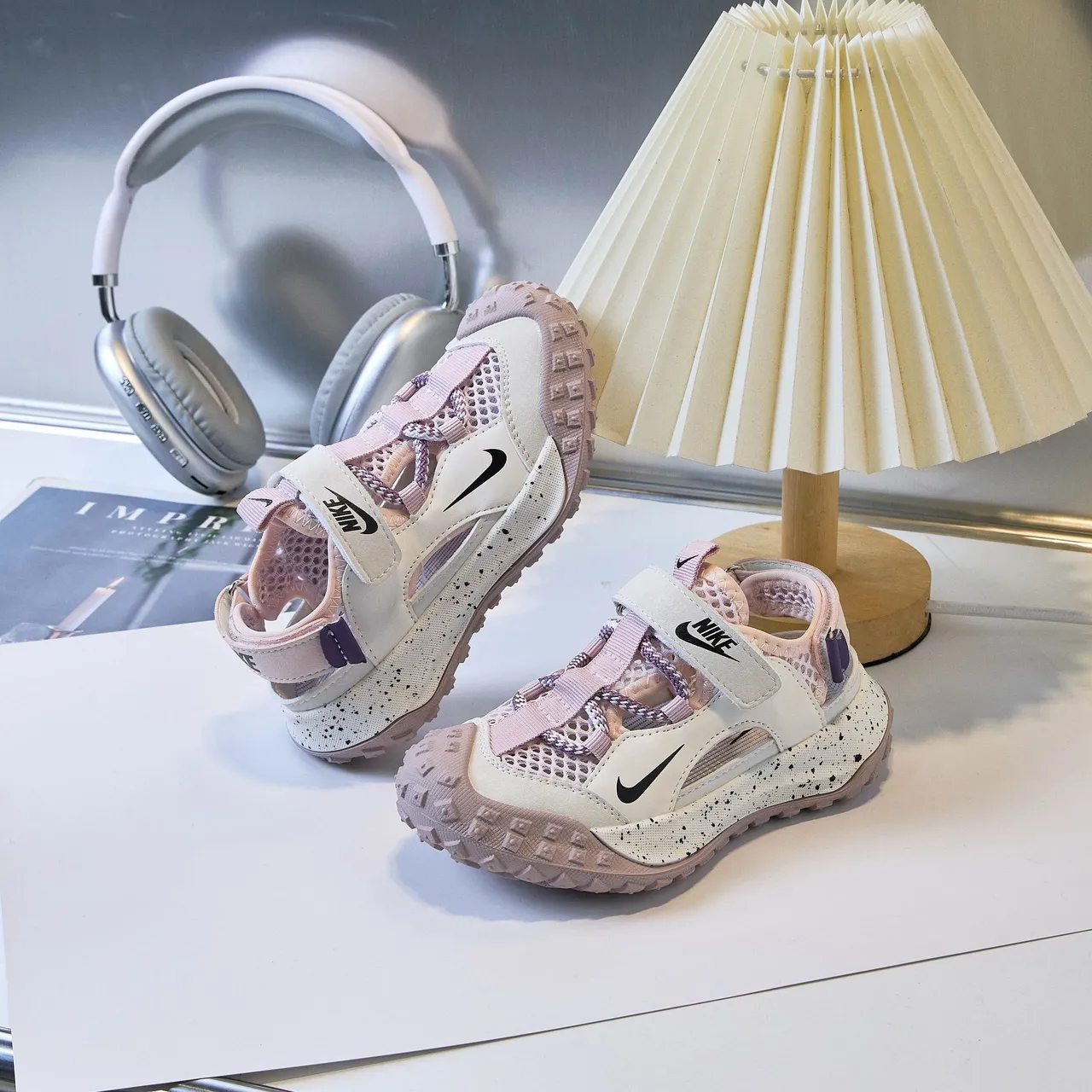 Nike 黑色白色 可调节魔术贴带 网面 休闲凉鞋 5