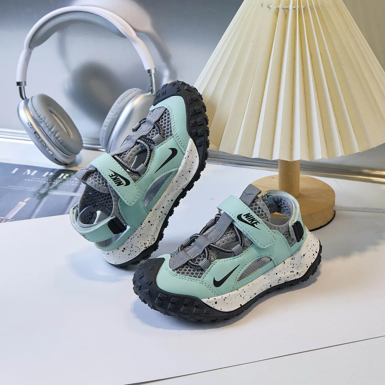 Nike 黑色白色 可调节魔术贴带 网面 休闲凉鞋 11