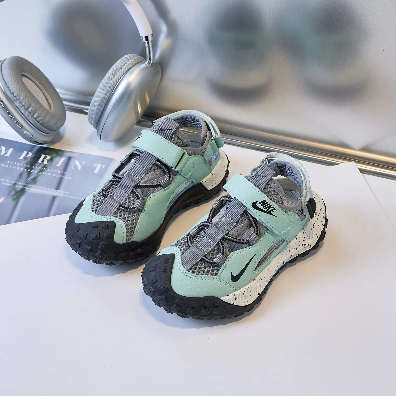 Nike 黑色白色 可调节魔术贴带 网面 休闲凉鞋 12