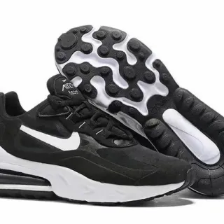 Nike Sneakers Lifestyle Preto e Branco Suede Upper Esculpido Sola Média Esculpida
