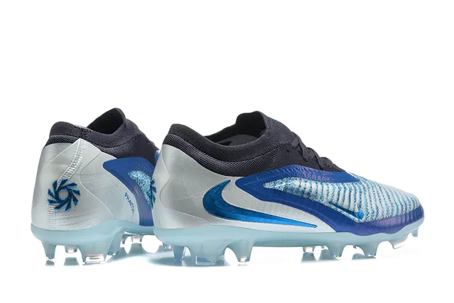 Nike chaussures de football bleu à empeigne en tricot transparent avec lacets asymétriques pour terrain ferme 5