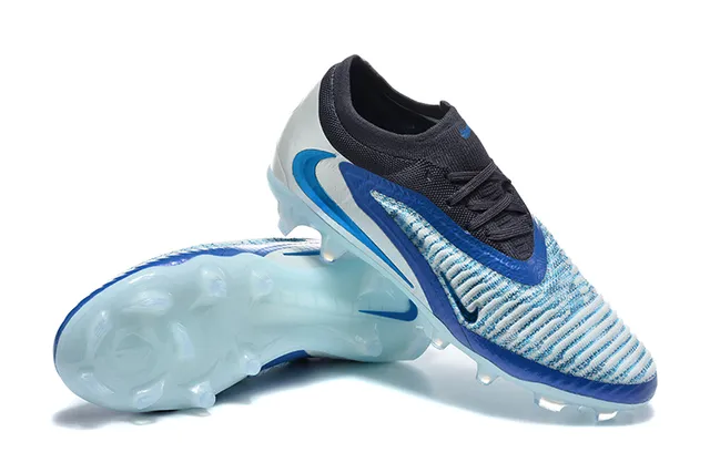 Nike chaussures de football bleu à empeigne en tricot transparent avec lacets asymétriques pour terrain ferme 7
