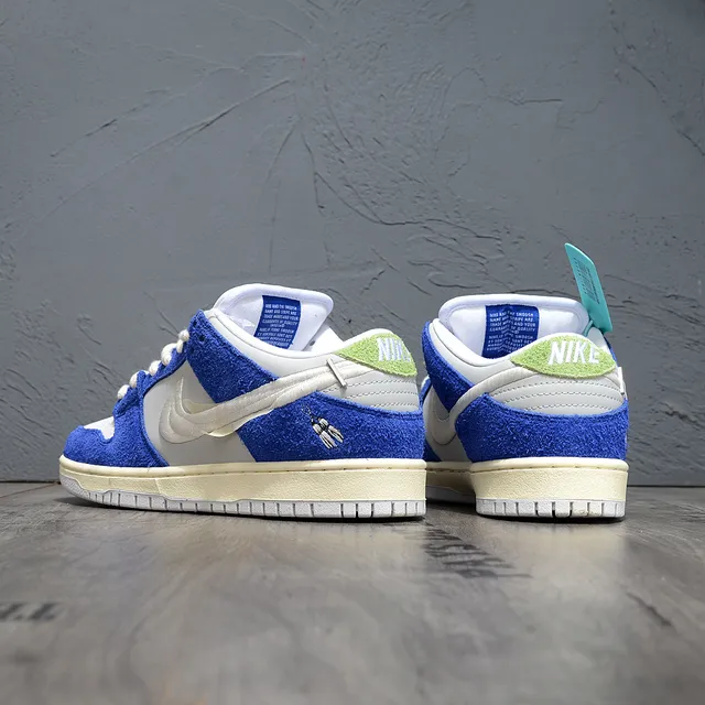 Nike নীল সাদা লো-টপ স্যুয়েড-এবং-লেদার আপার স্কেটবোর্ড জুতো 3