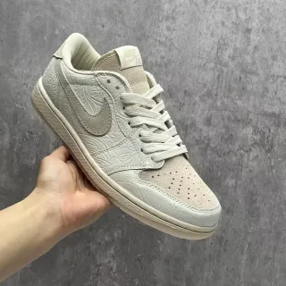 Nike Dunk Low زهور منقوش بيج لايف ستايل سنيكرز