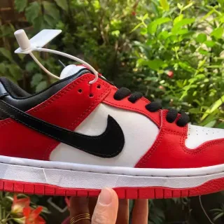 Nike Dunk Low Vermelho Branco Preto sneakers lifestyle