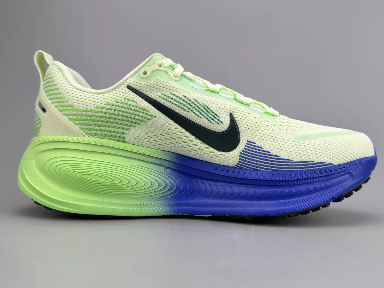 Nike Zapatillas de running con upper de knit engineered en verde azul con midsole gradient 10