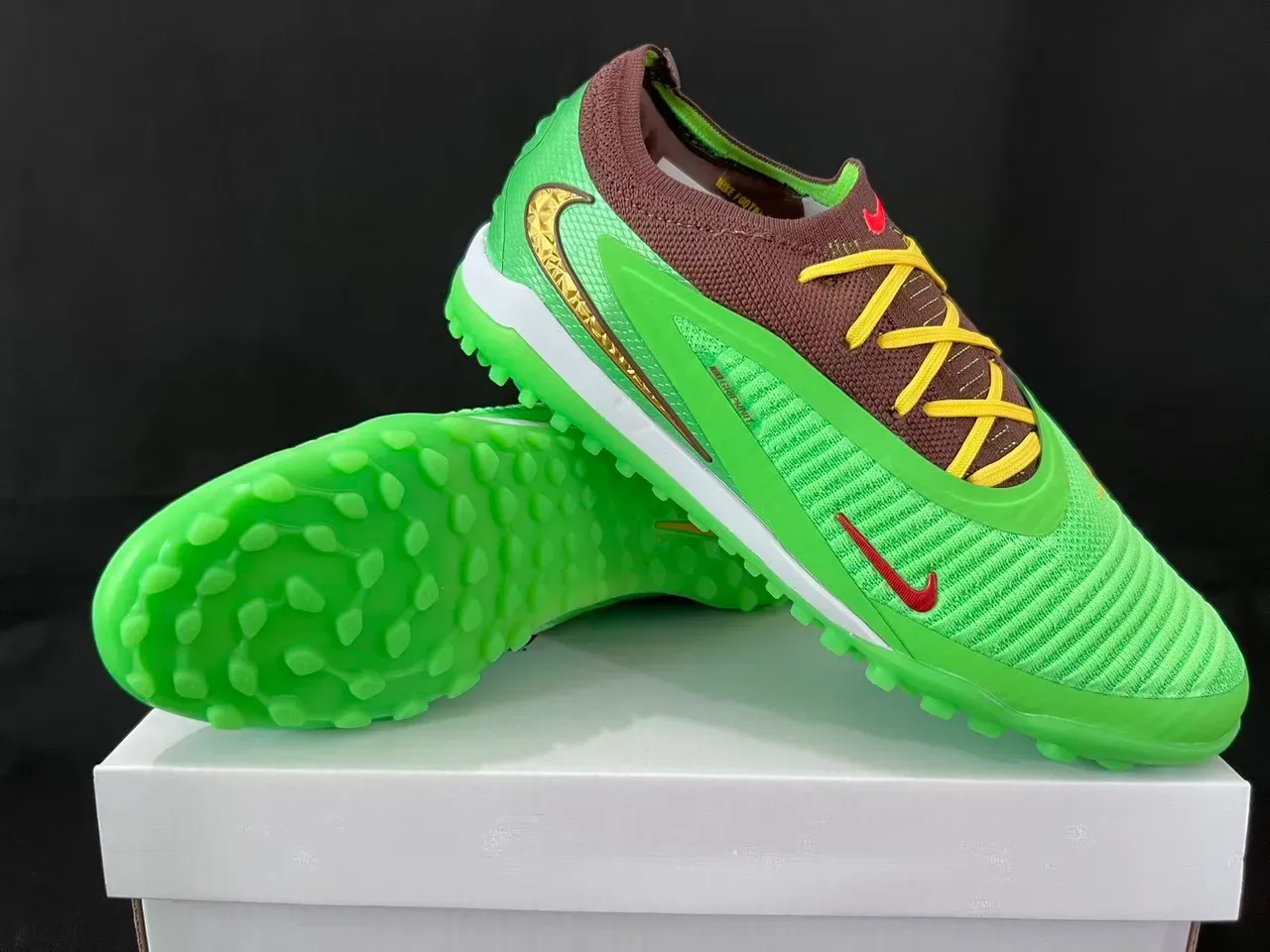 Nike أخضر بني Knit Upper Molded TPU Cage Turf أحذية كرة القدم 2